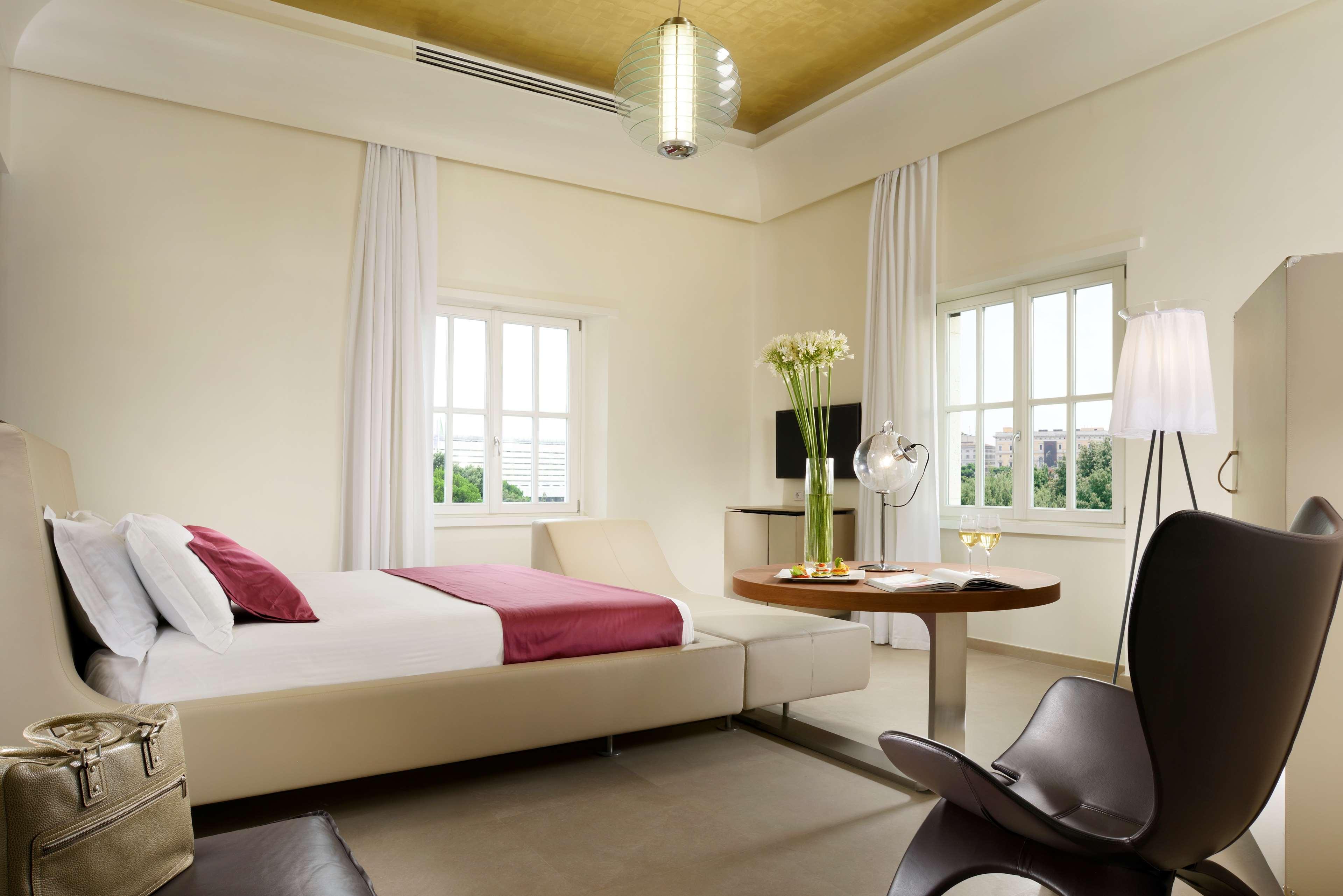 Palazzo Montemartini Rome, A Radisson Collection Hotel Esterno foto A room at the Mandarin Oriental, Singapore