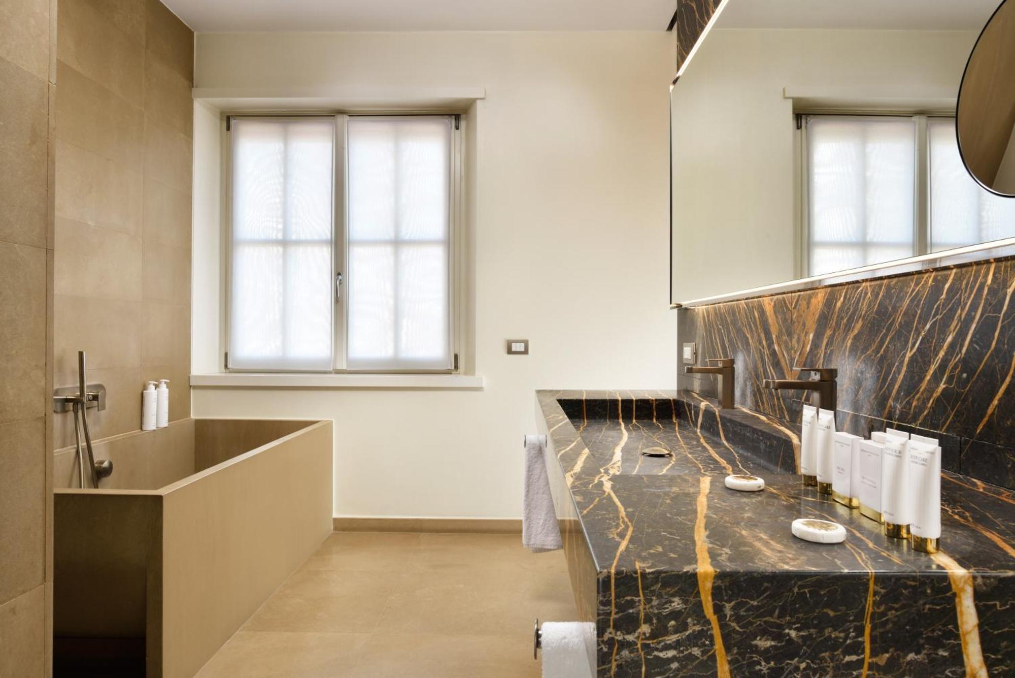 Palazzo Montemartini Rome, A Radisson Collection Hotel Esterno foto Bathroom