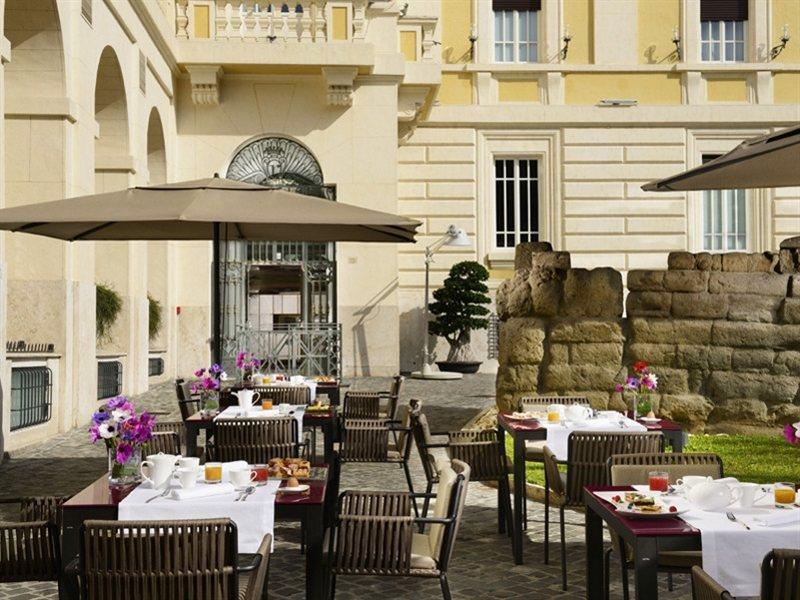 Palazzo Montemartini Rome, A Radisson Collection Hotel Esterno foto The hotel's garden